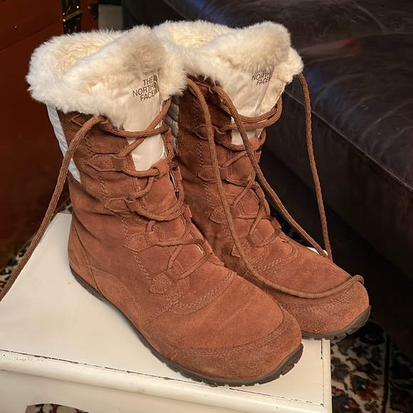 The North Face Shoes - The North Face,Nuptse Purna II,200 gram Prima loft,suede,waterproof & cozy, EUC